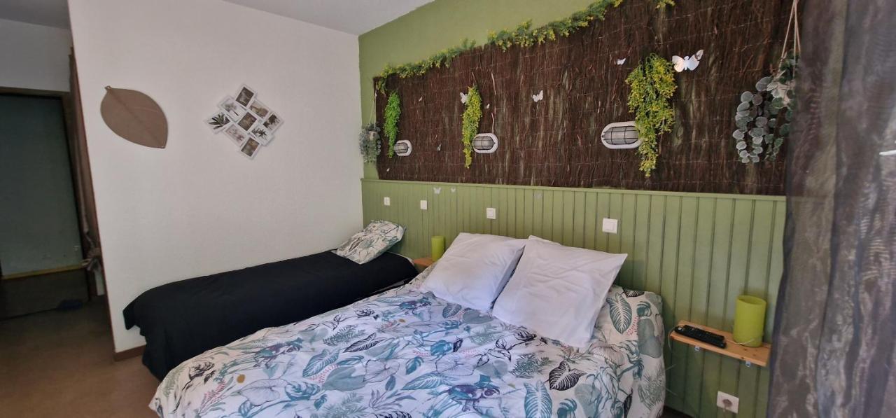 Chambres D'Hotes Les Lits Des Fees Saint-Floret Exterior photo